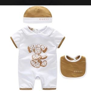 Gucci romper. 3 pieces set.
